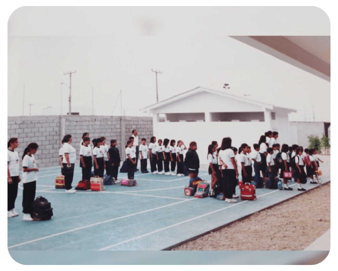 Mesa de trabajo 1 copia 3-8